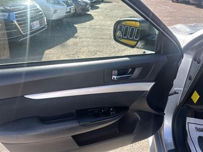 2012 Subaru Legacy 2.5i Premium   - Photo 12 - Acton, MA 01720