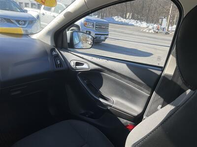 2017 Ford Focus SE   - Photo 17 - Acton, MA 01720