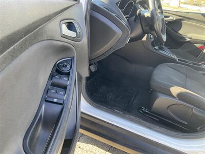 2017 Ford Focus SE   - Photo 19 - Acton, MA 01720