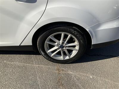 2017 Ford Focus SE   - Photo 11 - Acton, MA 01720
