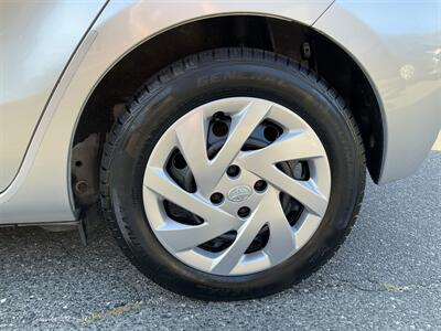 2014 Toyota Prius c Two   - Photo 9 - Acton, MA 01720