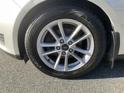 2016 Ford Focus SE   - Photo 8 - Acton, MA 01720