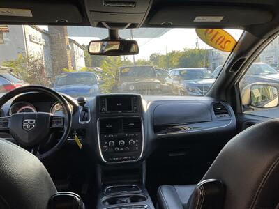 2019 Dodge Grand Caravan SXT   - Photo 15 - Acton, MA 01720