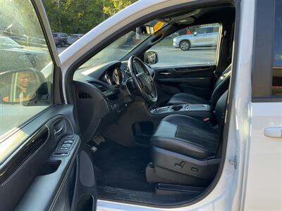 2019 Dodge Grand Caravan SXT   - Photo 24 - Acton, MA 01720