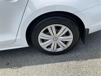 2017 Volkswagen Jetta 1.4T S   - Photo 10 - Acton, MA 01720