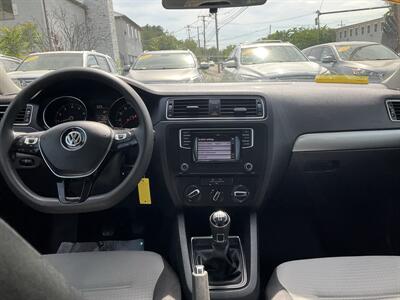 2017 Volkswagen Jetta 1.4T S   - Photo 14 - Acton, MA 01720