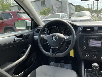 2017 Volkswagen Jetta 1.4T S   - Photo 16 - Acton, MA 01720