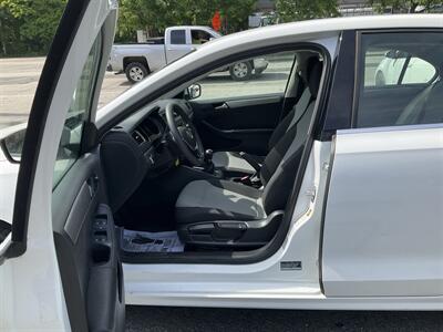 2017 Volkswagen Jetta 1.4T S   - Photo 17 - Acton, MA 01720