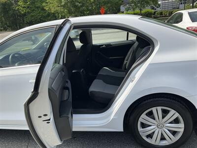 2017 Volkswagen Jetta 1.4T S   - Photo 13 - Acton, MA 01720