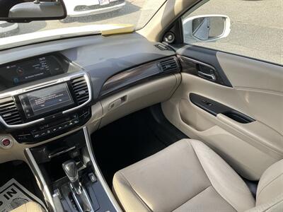 2016 Honda Accord EX-L   - Photo 18 - Acton, MA 01720