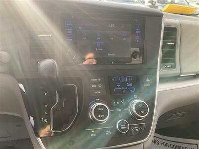 2015 Toyota Sienna LE 8-Passenger   - Photo 18 - Acton, MA 01720