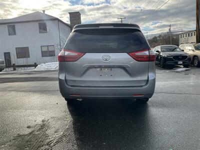2015 Toyota Sienna LE 8-Passenger   - Photo 6 - Acton, MA 01720