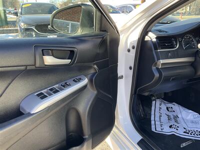 2012 Toyota Camry SE   - Photo 12 - Acton, MA 01720