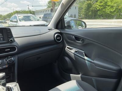 2019 Hyundai KONA SEL - Photo 14 - Acton, MA 01720