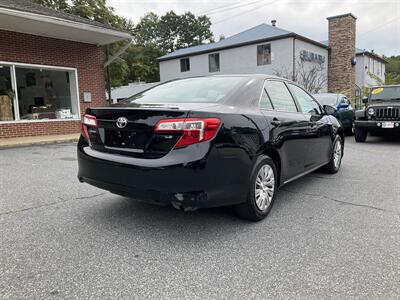 2014 Toyota Camry LE   - Photo 5 - Acton, MA 01720