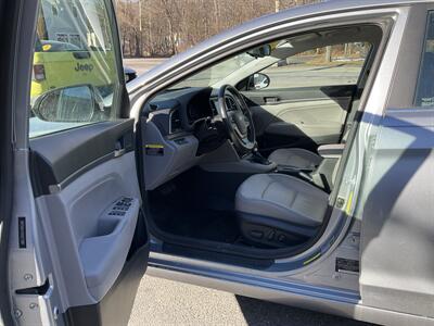 2017 Hyundai ELANTRA Limited   - Photo 13 - Acton, MA 01720