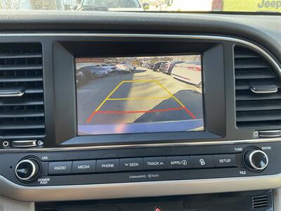 2017 Hyundai ELANTRA Limited   - Photo 21 - Acton, MA 01720