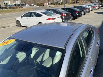 2017 Hyundai ELANTRA Limited   - Photo 9 - Acton, MA 01720