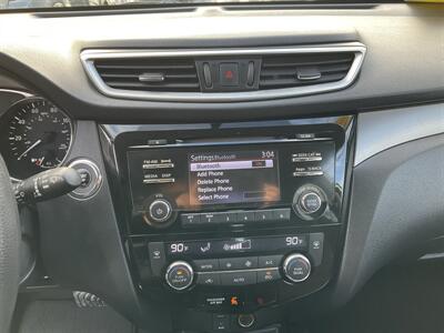 2015 Nissan Rogue SV   - Photo 18 - Acton, MA 01720