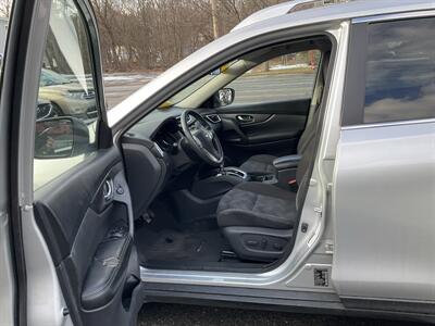 2015 Nissan Rogue SV   - Photo 14 - Acton, MA 01720