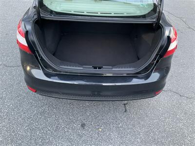 2012 Ford Focus SE   - Photo 12 - Acton, MA 01720