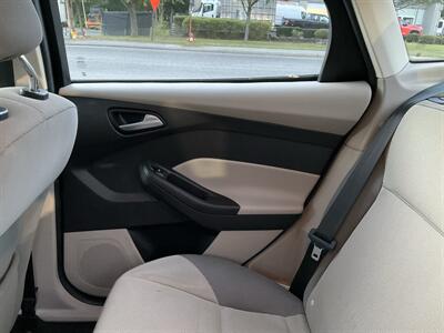 2012 Ford Focus SE   - Photo 15 - Acton, MA 01720