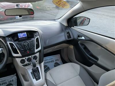 2012 Ford Focus SE   - Photo 18 - Acton, MA 01720