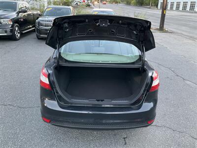 2012 Ford Focus SE   - Photo 11 - Acton, MA 01720