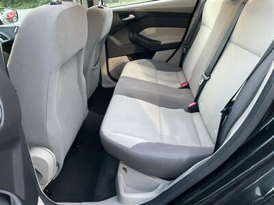 2012 Ford Focus SE   - Photo 14 - Acton, MA 01720