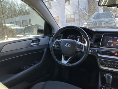 2019 Hyundai SONATA SEL   - Photo 14 - Acton, MA 01720