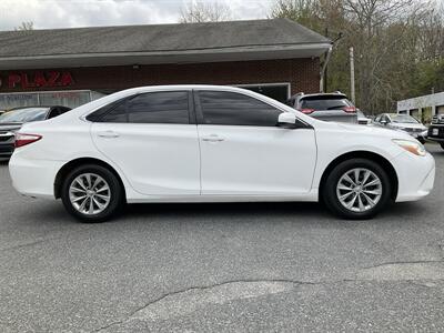 2015 Toyota Camry LE   - Photo 4 - Acton, MA 01720