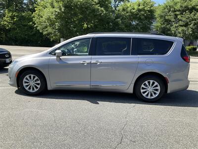 2017 Chrysler Pacifica Touring-L - Photo 8 - Acton, MA 01720