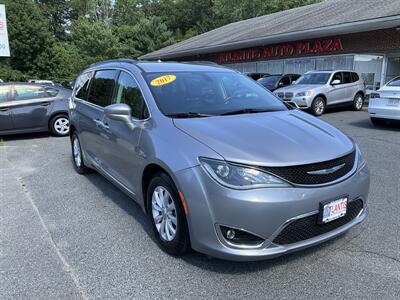 2017 Chrysler Pacifica Touring-L - Photo 3 - Acton, MA 01720