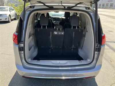 2017 Chrysler Pacifica Touring-L - Photo 12 - Acton, MA 01720