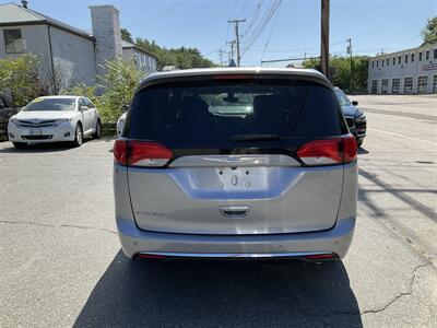 2017 Chrysler Pacifica Touring-L - Photo 6 - Acton, MA 01720