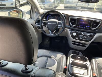 2017 Chrysler Pacifica Touring-L - Photo 18 - Acton, MA 01720