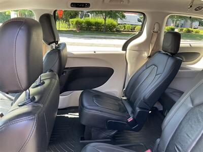 2017 Chrysler Pacifica Touring-L - Photo 14 - Acton, MA 01720