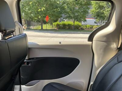 2017 Chrysler Pacifica Touring-L - Photo 15 - Acton, MA 01720