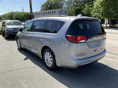 2017 Chrysler Pacifica Touring-L - Photo 7 - Acton, MA 01720