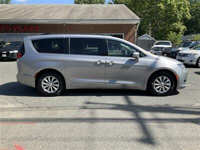 2017 Chrysler Pacifica Touring-L - Photo 4 - Acton, MA 01720