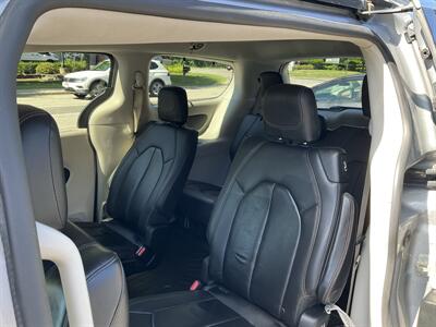 2017 Chrysler Pacifica Touring-L - Photo 13 - Acton, MA 01720