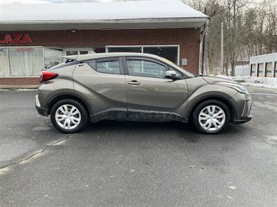 2021 Toyota C-HR LE - Photo 4 - Acton, MA 01720