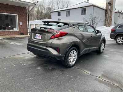 2021 Toyota C-HR LE - Photo 5 - Acton, MA 01720