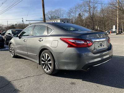 2017 Nissan Altima 2.5 SV - Photo 7 - Acton, MA 01720