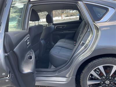 2018 Nissan Altima 2.5 SV - Photo 12 - Acton, MA 01720