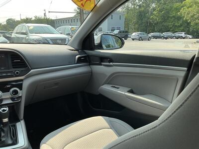 2019 Hyundai ELANTRA SEL   - Photo 14 - Acton, MA 01720