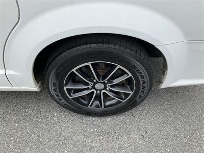 2017 Dodge Grand Caravan SE Plus - Photo 13 - Acton, MA 01720