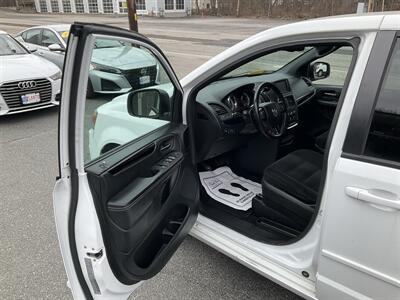2017 Dodge Grand Caravan SE Plus - Photo 19 - Acton, MA 01720