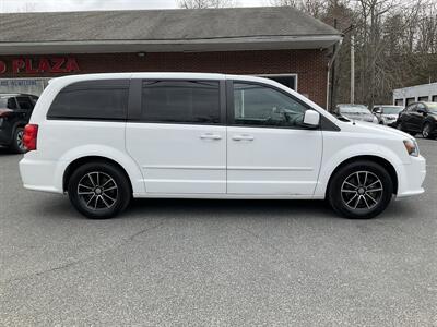 2017 Dodge Grand Caravan SE Plus - Photo 4 - Acton, MA 01720