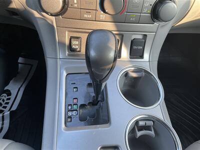 2013 Toyota Highlander SE   - Photo 27 - Acton, MA 01720